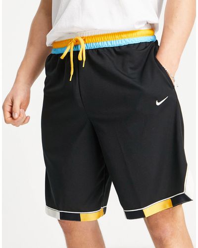 Herren-Kurze Hosen und Shorts von Nike Basketball Bis zu 30% Rabatt im  Black Friday Sale | Lyst DE