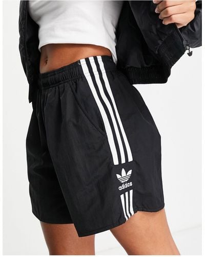 adidas Originals – oversize-shorts - Schwarz