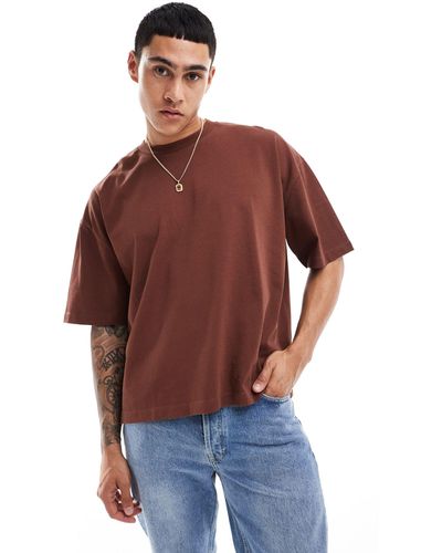 ASOS Camiseta marrón extragrande con bajo escalonado - Rojo