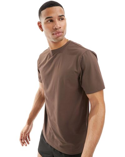 ASOS 4505 Icon Training T-shirt With Quick Dry - Brown