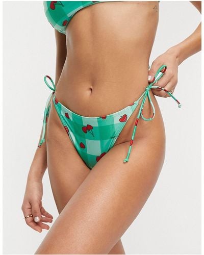Brave Soul Slip bikini a quadri con stampa di ciliegie con allacciatura laterale - Blu