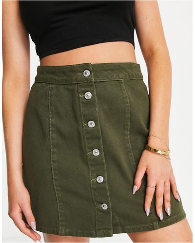 New Look Minigonna di jeans svasata con bottoni sul davanti color kaki - Verde