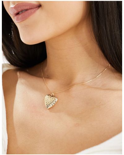 ASOS Necklace With Textured Locket Heart Design - Black