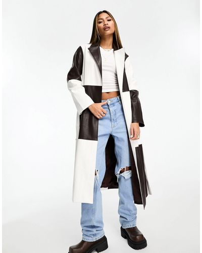 Jayley Trench-coat en similicuir à motif style patchwork - marron et blanc