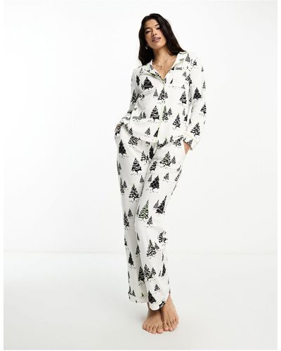 Chelsea Peers Christmas Tree Print Top And Trouser Pyjama Set - White