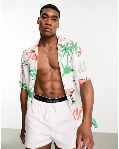 Bershka Overhemd Met Reverskraag En Tropische Florida-print - Wit