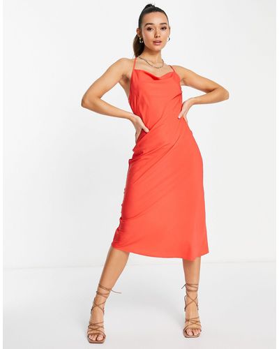 Vero Moda Vestito midi acceso a canotta con spalline asimmetriche - Rosso