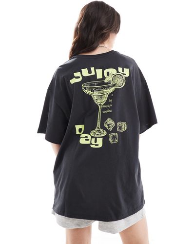 ONLY T-shirt coupe boyfriend à imprimé cocktail dans le dos - délavé - Noir