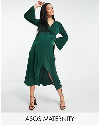 ASOS Asos Design Maternity - Satijnen Midi-jurk Met Overslag, Uitlopende Manchetten En Strikdetail - Groen