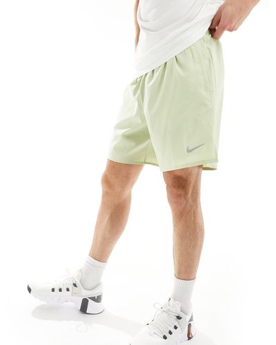 Nike Challenger - short 7 pouces - clair - Vert