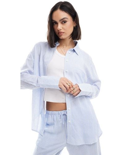 Bershka Camicia oversize azzurro gessato - Bianco