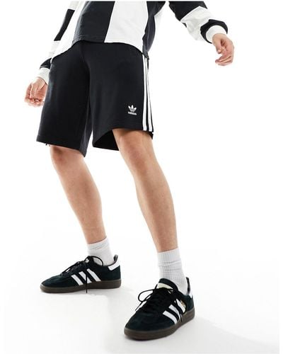 adidas Originals – adicolor – shorts mit drei streifen - Schwarz