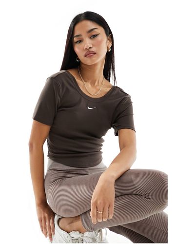 Nike T-shirt à dos échancré et côtes fines - marron baroque - Noir