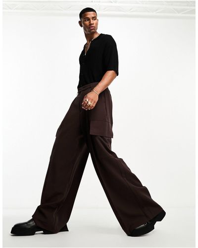 ASOS Pantaloni da abito marroni cargo super oversize con tasche - Marrone