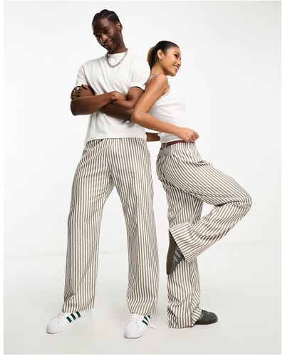 Reclaimed (vintage) Pantalones a rayas marrones unisex sin cierres - Blanco