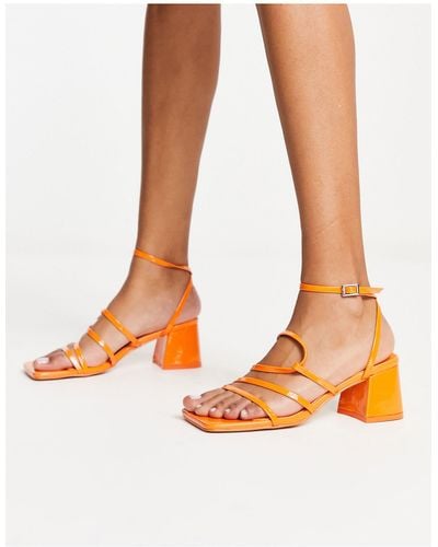 Public Desire Esclusiva - dayla - sandali con tacco medio color albicocca verniciato - Arancione