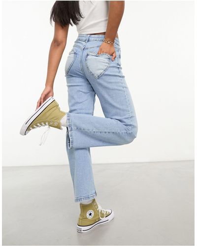 Miss Selfridge Jeans dritti lavaggio medio con tasca a forma di cuore - Blu