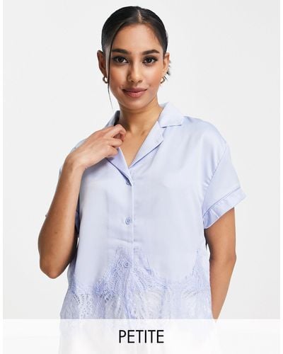 Loungeable Top de pijama azul pálido de encaje y satén mix & match de petite - Blanco