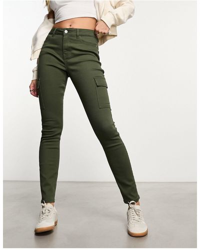 New Look – enge cargo-jeans - Grün