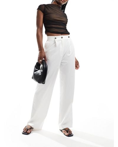 Pimkie Tailored Straight Trouser With Front Pleat Detail - White