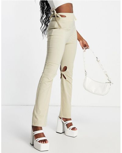 ZEMETA Pantaloni a zampa a vita alta color crema con cut-out allacciati - Bianco