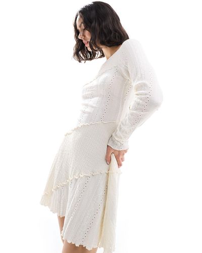 Miss Selfridge – texturiertes, langärmliges minikleid - Weiß