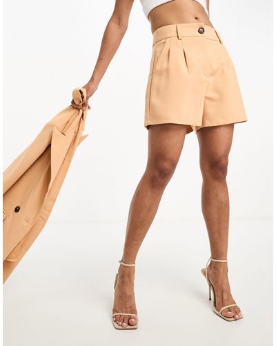 In The Style Tailored Shorts - Natural