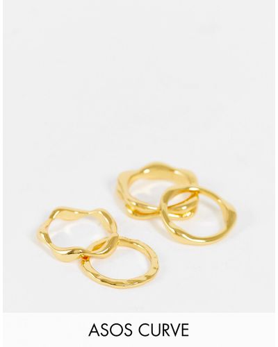 ASOS Curve – 4er-pack 14-karätig vergoldete ringe mit gewelltem design - Mettallic