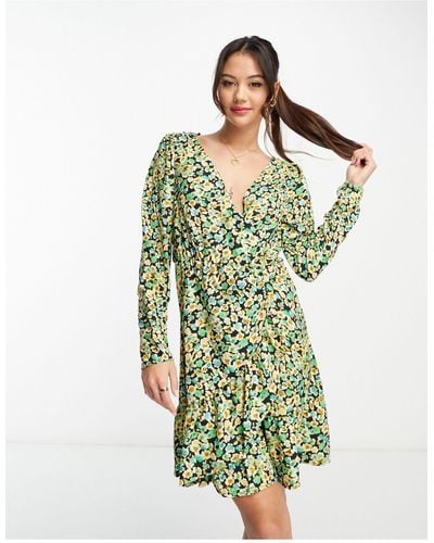 Pieces Giuliana - robe portefeuille à fleurs avec manches longues - Vert