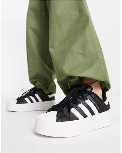 adidas Originals Superstar bonega - sneakers nere e bianche con plateau - Verde
