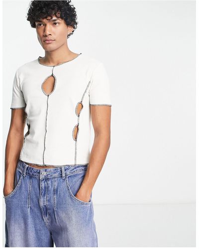ASOS T-shirt attillata a coste color crema con cut-out - Bianco