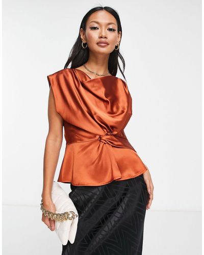 ASOS – ärmellose bluse mit knoten-detail und v-rückenausschnitt - Orange