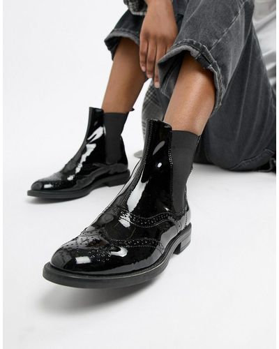 Vagabond Shoemakers – Amina – Chelsea Boots aus Lackleder im Budapester Stil - Schwarz