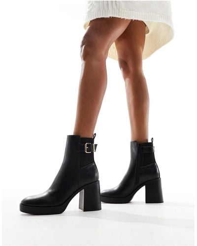 New Look Heeled Chelsea Boot With Buckle - Black