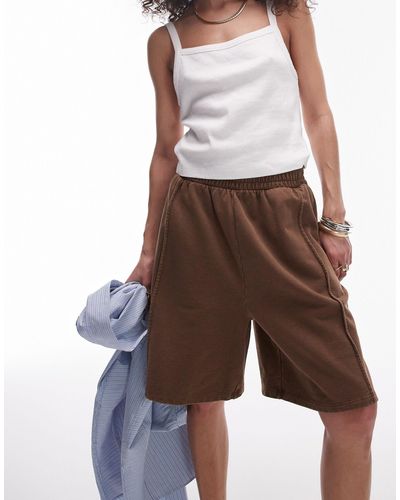 TOPSHOP Pantalones cortos alargados marrón con lavado ácido