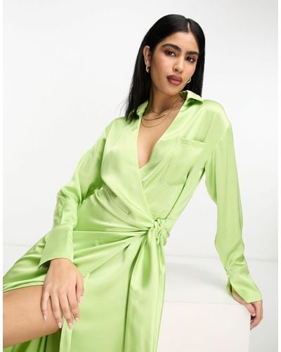Pretty Lavish Vestito camicia a portafoglio mela con gonna al polpaccio - Verde
