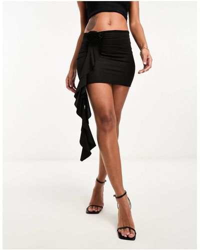 SIMMI Minifalda negra estilo ramillete - Negro