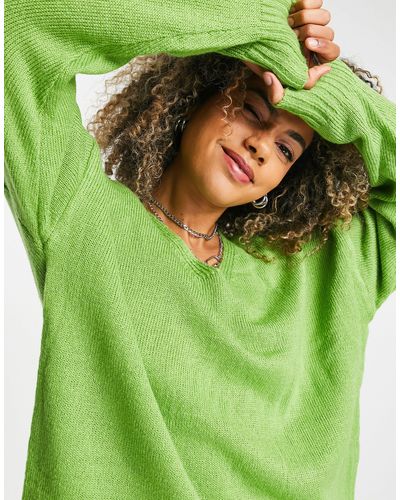 Daisy Street Relaxed V Neck Knitted Sweater - Green