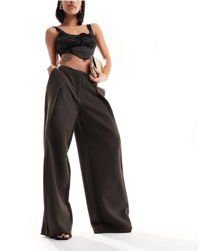 NA-KD X Claire Rose Pleat Detail Trousers - Brown