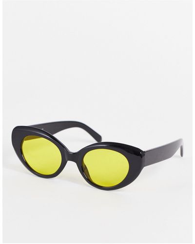 I Saw It First Rounded Cat Eye Sunglasses - Black