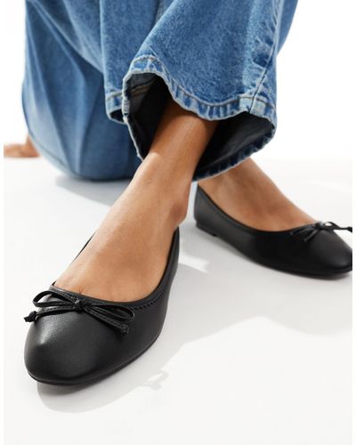 New Look Flat Ballerina Shoe With Patent Toe - Blue