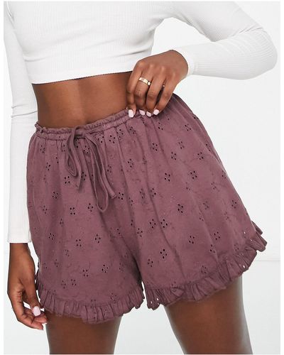 ASOS Pantalones cortos marrones con volantes en el bajo, lazada en la cintura y bordado inglés - Marrón