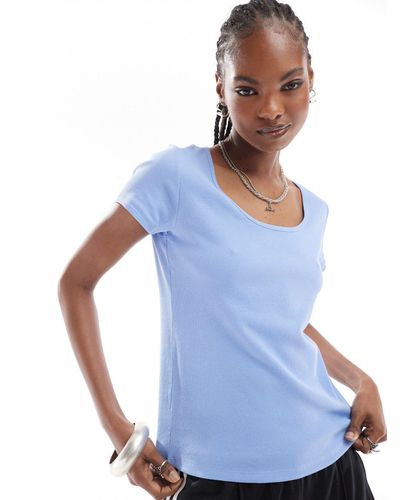 Monki Short Sleeve Fitted Top With Scoop Neck - Blue