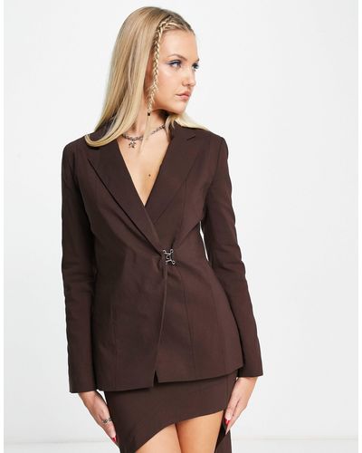 Collusion Slim Fit Blazer With Clasp Detail - Brown