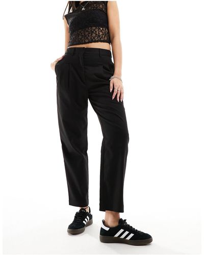 Monki Tailored Trousers With Tapered Leg - Black