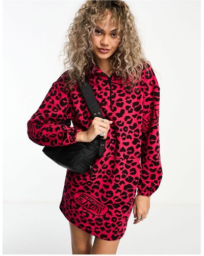 Love Moschino Robe sweat à imprimé léopard - rouge