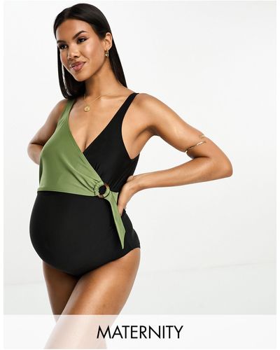 Mama.licious Maternity – badeanzug mit gürtel und blockfarbendesign - Grün