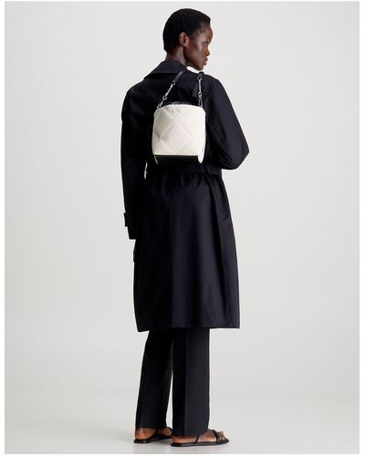 Calvin Klein – 2-in-1-beuteltasche aus gestepptem canvas - Schwarz