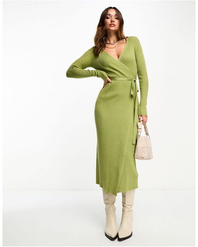 EDITED Robe mi-longue en maille nouée à la taille - olive - Vert