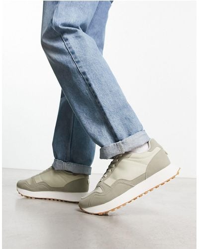 Pull and top bear basket homme